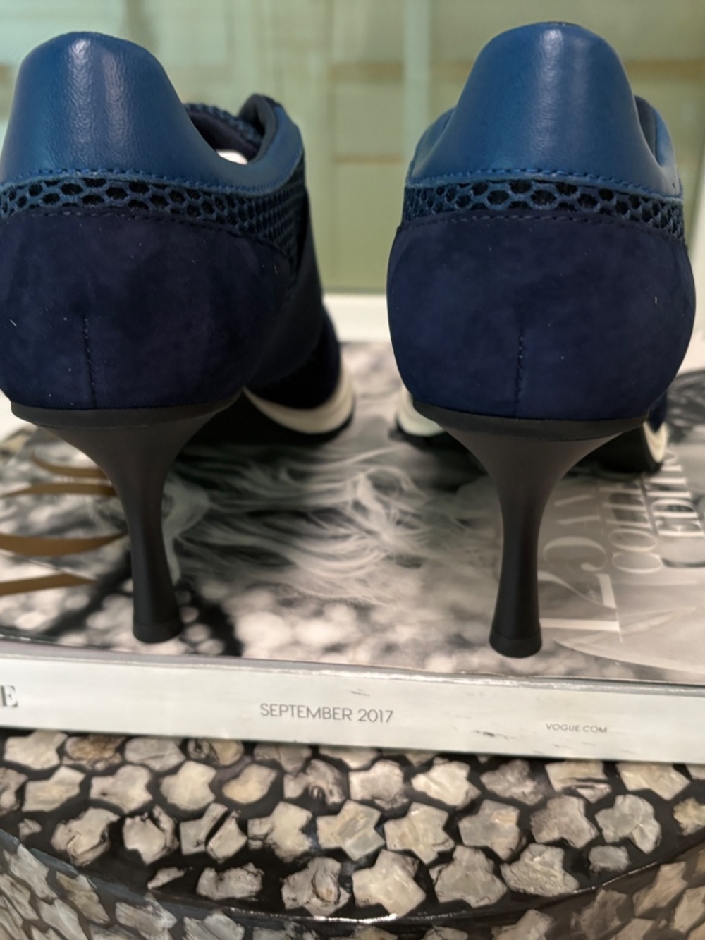 Sneex NIB The Icon Size 7 Indigo Blue (Box and Shoe Bags Included) - Picture 3 of 5